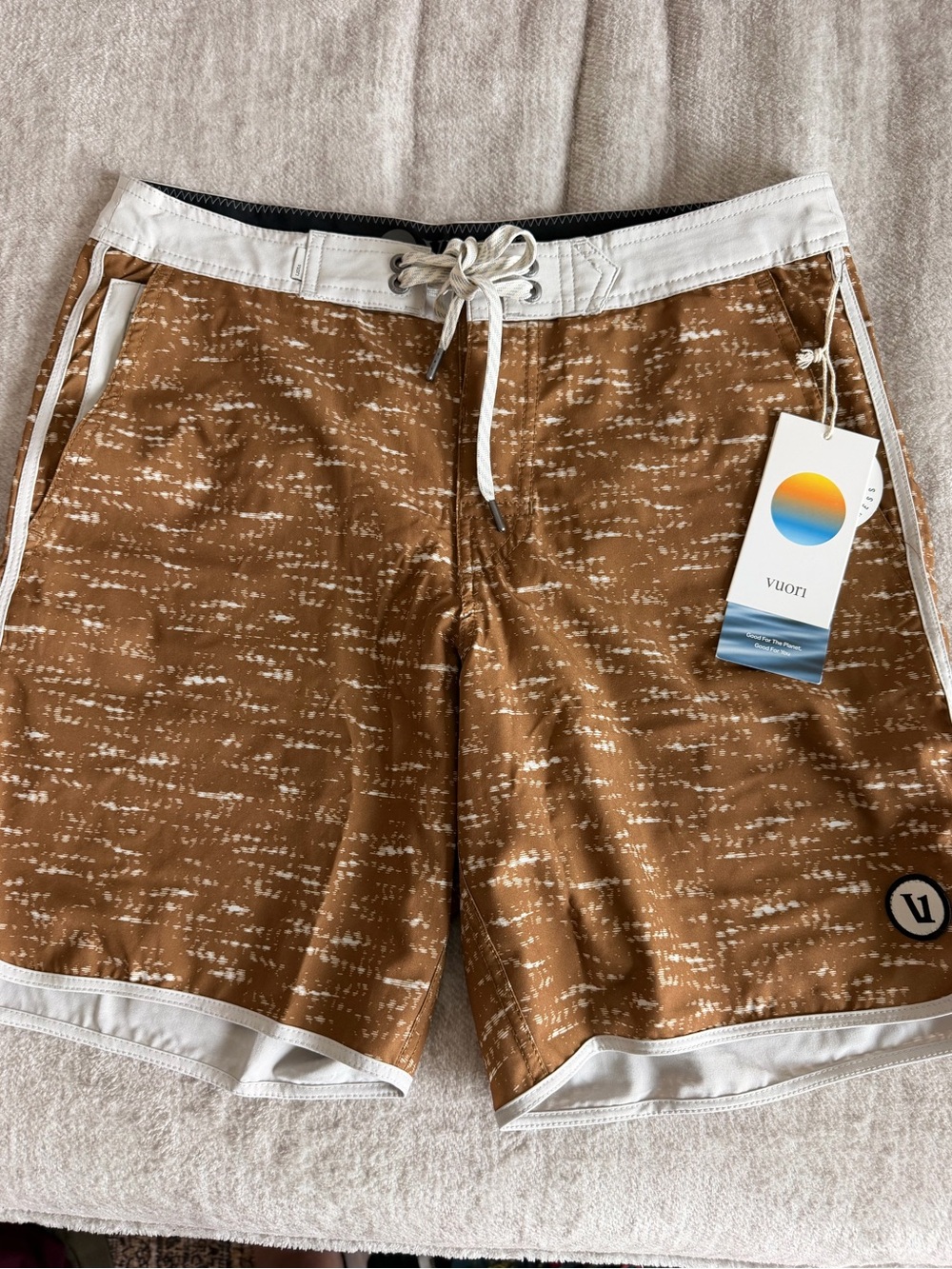 Vuori Cruise Boardshort 7" - NWT - Size 30